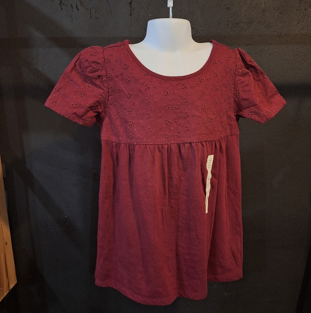 🟢Burgundy Eyelet Short Sleeve Top Medium